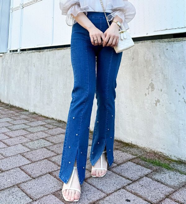 GeeRA（ジーラ）の「ハートスタッズ付フレアーパンツ（フルレングスパンツ）」｜詳細画像