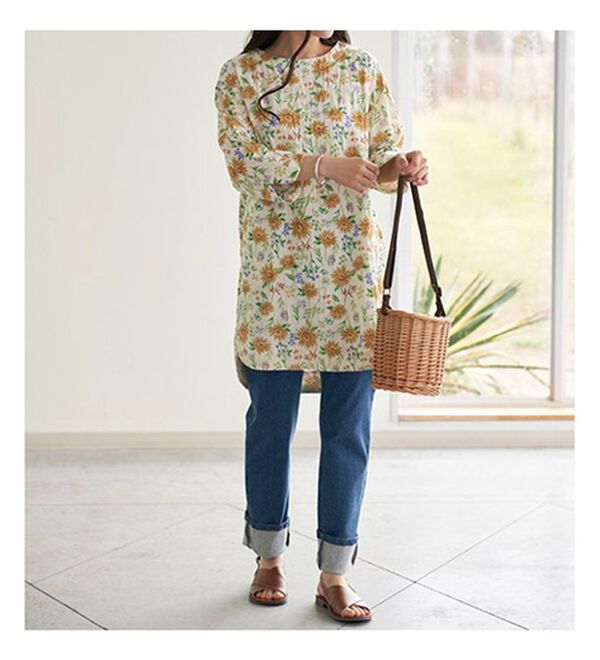 BELLUNA（ベルーナ）の「風が通り抜けるダブルガーゼプリントチュニック（チュニック）」｜詳細画像