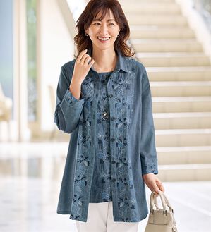 BELLUNA（ベルーナ）の「《友達に差をつける！》杢調シャンブレー刺しゅう切替アンサンブル（ブラウス）」｜詳細画像