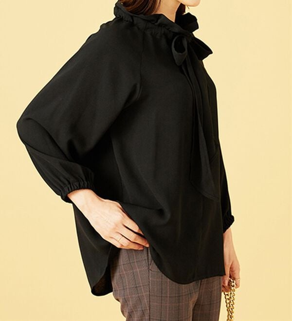 BELLUNA（ベルーナ）の「フリル衿ボウタイデザインブラウス（ブラウス）」｜詳細画像