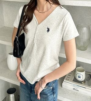 GeeRA（ジーラ）の「【ＵＳ．ＰＯＬＯ．ＡＳＳＮ】接触冷感Vネックヘンリーリブカットソー（カットソー）」｜オートミール