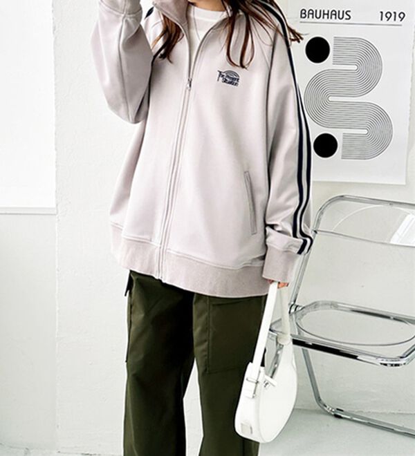 ロゴ刺しゅうライントラックジャケット - ベルーナ【公式】