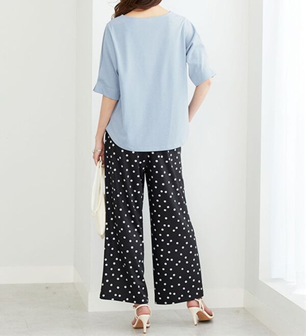 BELLUNA（ベルーナ）の「汗ジミ対策！袖タック使いロゴプルオーバー（カットソー）」｜詳細画像