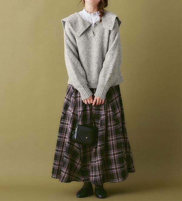 Viola e Viola（ヴィオラ エ ヴィオラ）の「もっちりネップ柄ニットの衿付きトップス（ニット・セーター）」｜詳細画像