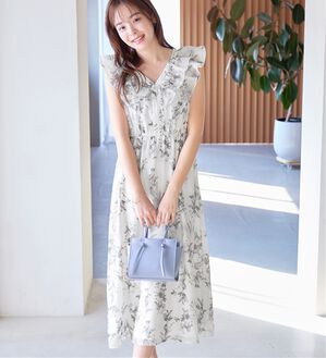 alotta（アロッタ）の「ニュアンス花柄ラッフルデザインワンピース（その他ワンピース）」｜オフホワイト