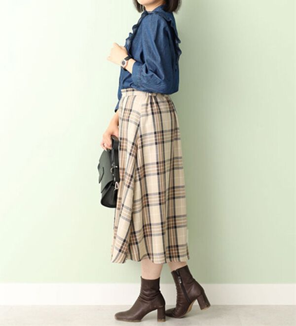 BELLUNA（ベルーナ）の「デニム素材フリルデザインブラウス（ブラウス）」｜詳細画像