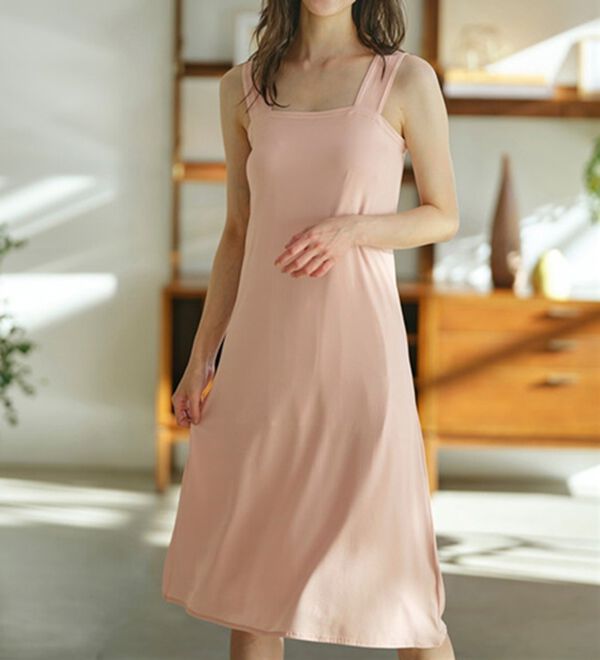 YU'NOW（ユナウ）の「ヒンヤリ冷感！【制菌】ブラ紐隠しのインナーワンピース（スリップ・ペチコート）」｜詳細画像