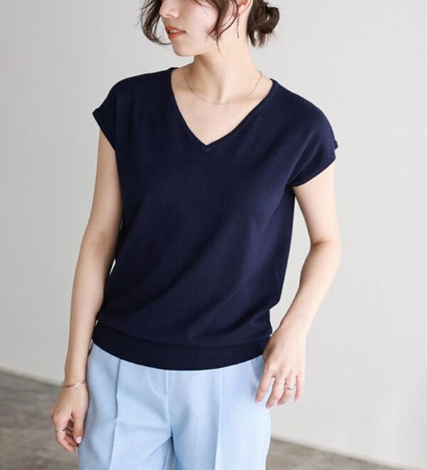 Pierrot（ピエロ）の「【選べる２ネック】シルクタッチフレンチスリーブニット（ニット・セーター）」｜ネイビー