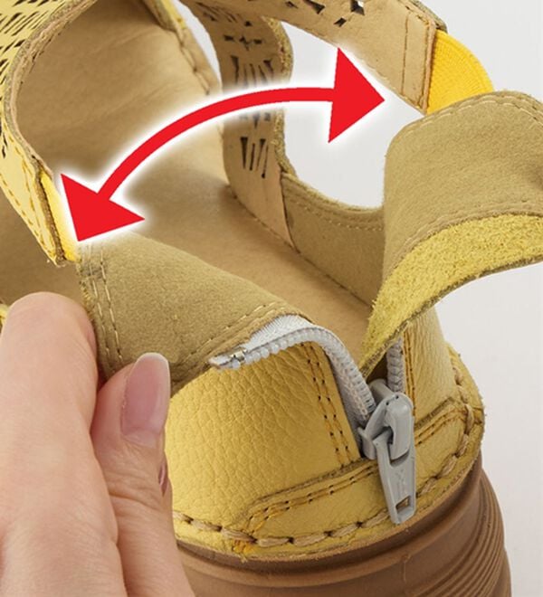 ルフラン（ルフラン）の「ｔｏ　ｂｅ　ｃｏｎｔｉｎｕｅｄ　幾何学柄パンチングサンダル（サンダル・ミュール）」｜詳細画像