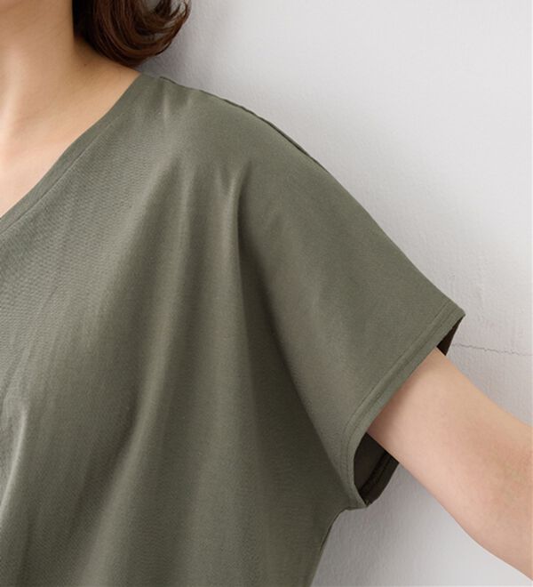 Viola e Viola（ヴィオラ エ ヴィオラ）の「綿１００％ゆったり裾タックＴシャツ（Tシャツ）」｜詳細画像