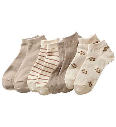 LAVIENNE（ラヴィエンヌ）の「【４足組】かかとフィットスニーカー丈ソックス（靴下・ストッキング）」