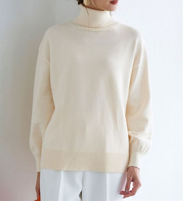 極美品⭐︎column ボリュームスリーブ ベージュニットセーター レーヨン混ボリュームスリーブタートルネックニット - ベルーナ【公式】