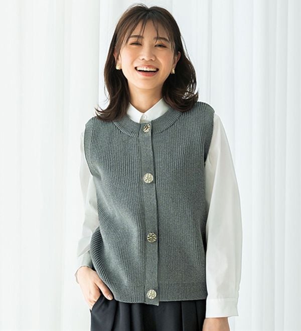 BELLUNA（ベルーナ）の「金ボタン使いニットベスト（ベスト）」｜杢グレー
