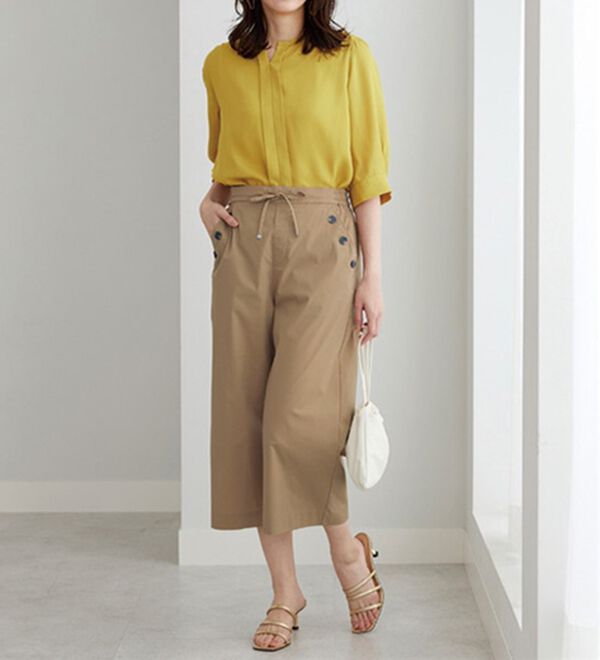 BELLUNA（ベルーナ）の「サラリ綿混ボタン使いキュロットパンツ（クロップドパンツ）」｜詳細画像
