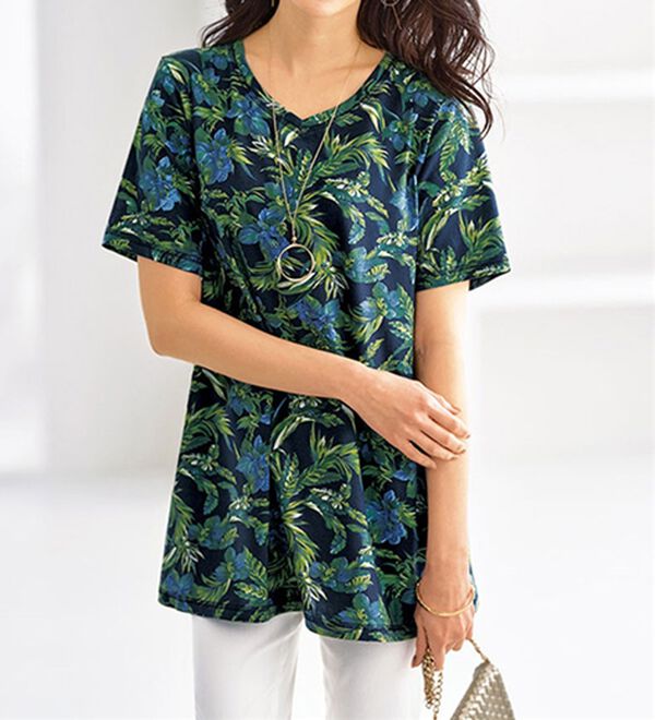 BELLUNA（ベルーナ）の「美人顔シルエット綿混プリントチュニック（チュニック）」｜リーフ柄