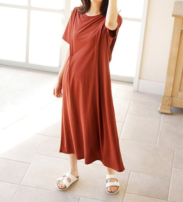 BELLUNA（ベルーナ）の「ヒンヤリ！タック使いかのこワンピース（カットソーワンピース）」｜詳細画像