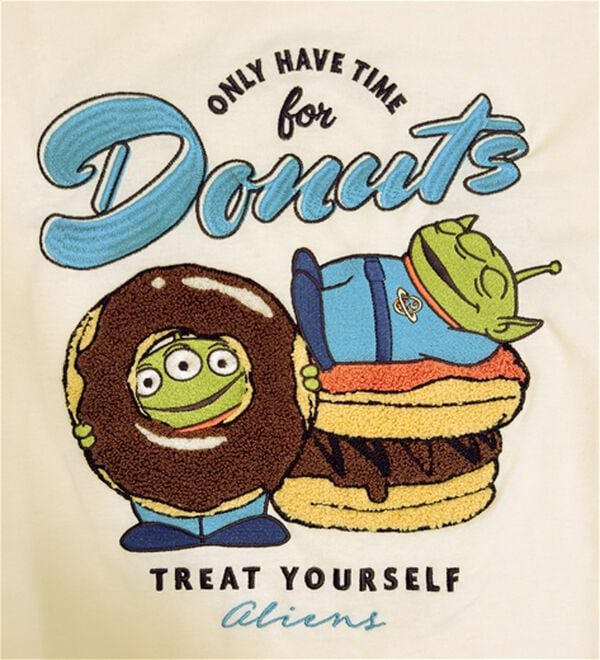 BELLUNA（ベルーナ）の「＜Ｄｉｓｎｅｙ＞【エイリアン】バックサガラ刺しゅうワイドシルエットＴシャツ（Tシャツ）」｜詳細画像