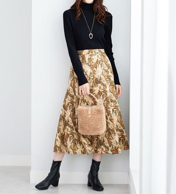 BELLUNA（ベルーナ）の「リブニットタートルプルオーバー（ニット・セーター）」｜詳細画像