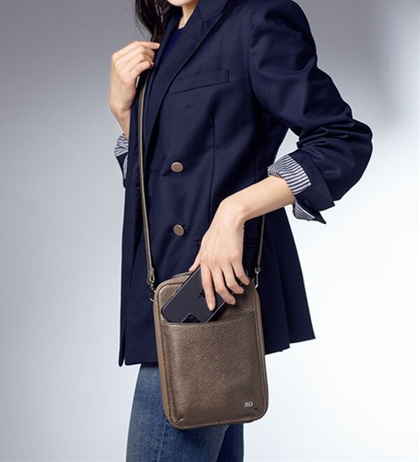 ルフラン（ルフラン）の「＜ロダニア＞牛革スマホショルダー（ショルダーバッグ）」｜詳細画像