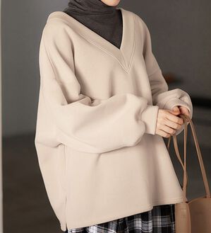 Viola e Viola（ヴィオラ エ ヴィオラ）の「あったか裏起毛Ｖネックチュニック（チュニック）」｜エクリュ