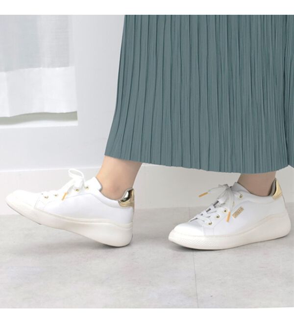 BELLUNA（ベルーナ）の「＜ＫｉｔｓｏｎＬＡ＞はっ水軽量スニーカー（スニーカー）」｜詳細画像