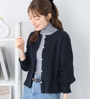 alotta（アロッタ）の「＜選べる２丈＞洗える！パール調ボタンゆるニットカーディガン（ニットカーディガン）」｜ネイビー ショート丈