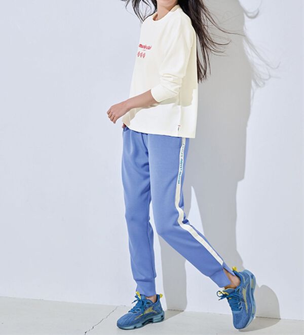 RANAN（ラナン）の「裾スリットジョガーパンツ＜ｍａｒｉｅ　Ｃｌａｉｒｅ　ＳＰＯＲＴ＞（フルレングスパンツ）」｜詳細画像