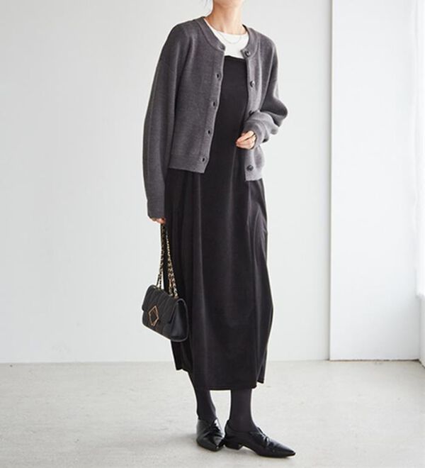 RANAN（ラナン）の「畦ニットカーデ&times;ベロアキャミワンピ（ロングワンピース）」｜グレー系