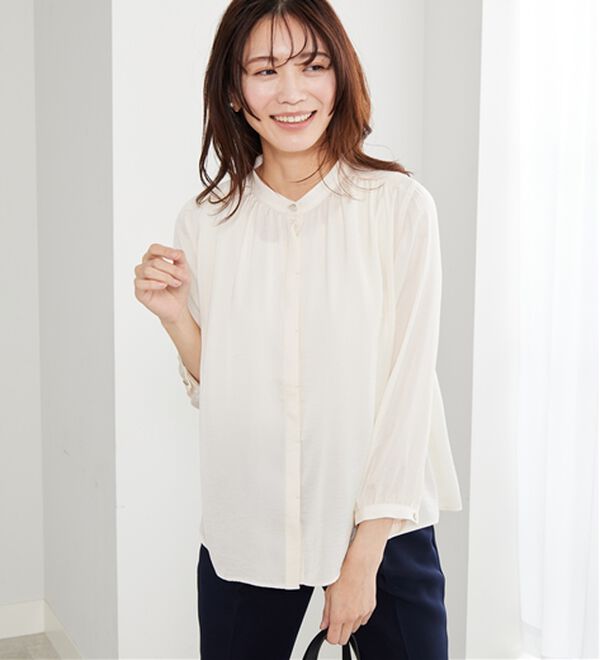 BELLUNA（ベルーナ）の「＜Ｃ／Ｓ＞サテン素材ギャザーデザインブラウス（ブラウス）」｜アイボリー