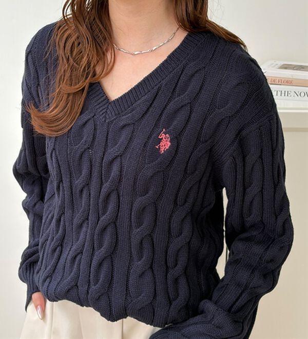 GeeRA（ジーラ）の「【Ｕ．Ｓ．ＰＯＬＯ　ＡＳＳＮ．】Ｖネックケーブルニット（ニット・セーター）」｜詳細画像