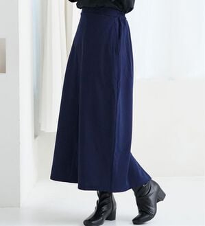 A HAPPY MARILYN（アハッピーマリリン）の「【Ｌ～８Ｌ】腰の張りを拾わない カラーで楽しむ 裏起毛バージョン タイトスカート（ロングスカート）」｜ネイビー