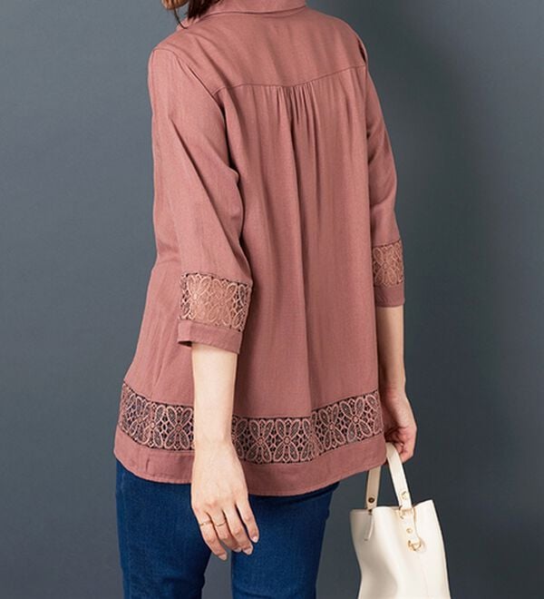 BELLUNA（ベルーナ）の「袖＆裾レースデザインシャツチュニック（チュニック）」｜詳細画像