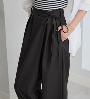 CHAN ME（チャンミ）の「ラップタックオーバーワイドスラックス（ワイドパンツ・ガウチョ）」｜ブラック
