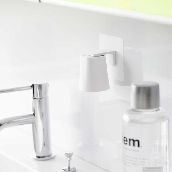 iellio（イエリオ）の「タワー　フィルムフックマグネットマウスウォッシュタンブラー＜ｔｏｗｅｒ山崎実業＞（その他キッチン用品）」｜詳細画像