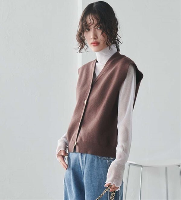 RANAN（ラナン）の「【ムースタッチ】洗える！ゴールド調ボタンニットベスト（ベスト）」｜詳細画像