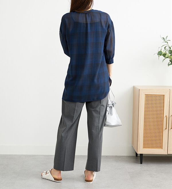 BELLUNA（ベルーナ）の「シャリ感シアー素材多ボタンチュニック（チュニック）」｜詳細画像