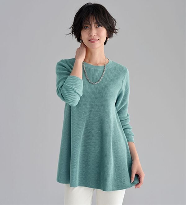 BELLUNA（ベルーナ）の「ラメ入りあぜ編フレアーニットチュニック（ニット・セーター）」｜セージ