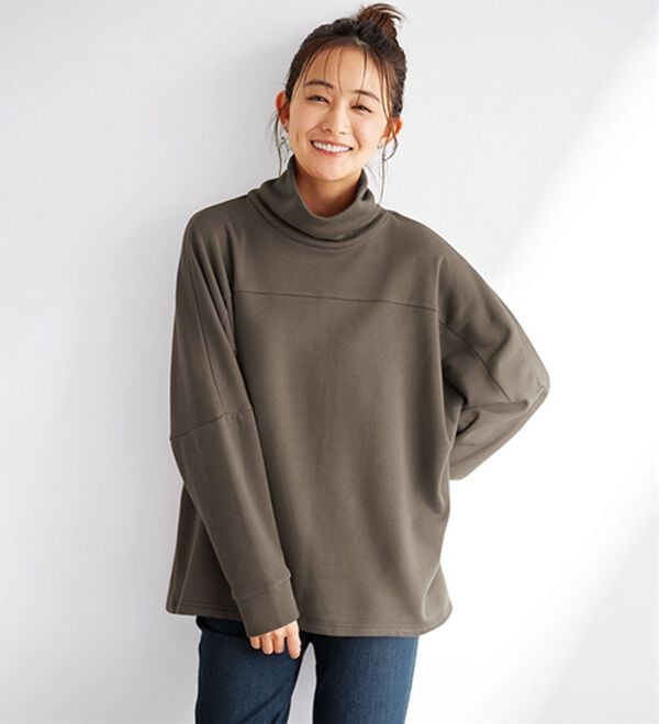 BELLUNA（ベルーナ）の「まるで着る毛布！静電防止付裏ファードルマンプルオーバー（カットソー）」｜モカ