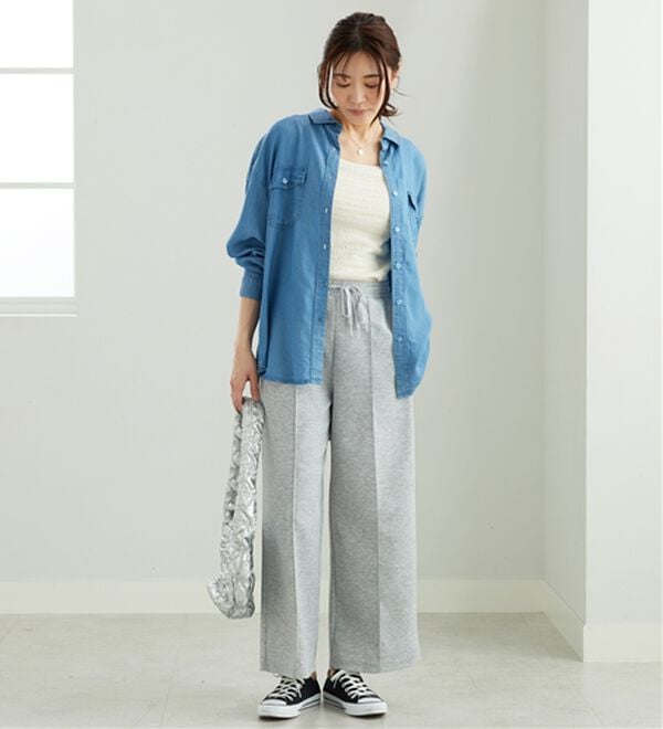 BELLUNA（ベルーナ）の「デニム素材ポケット付ゆったりシャツ（チュニック）」｜詳細画像