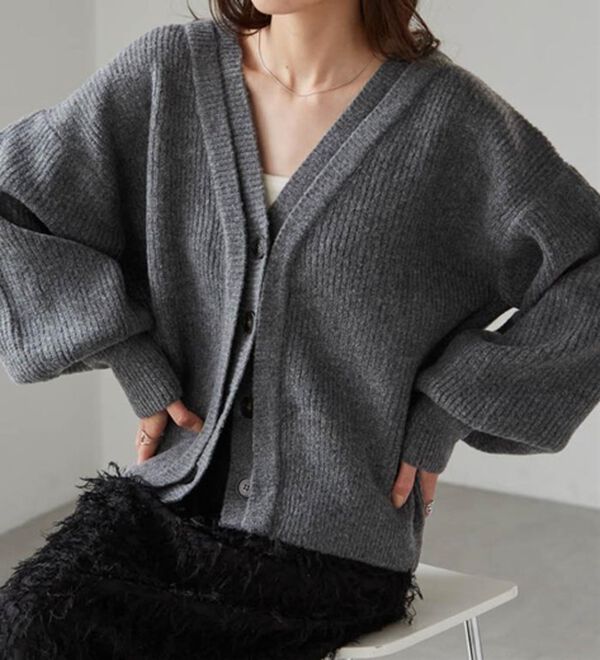 RANAN（ラナン）の「フロントレイヤードＶカーディガン（ニットカーディガン）」｜詳細画像