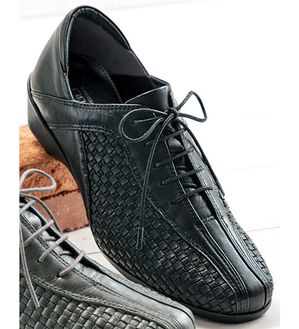 BELLUNA（ベルーナ）の「山羊革編み込みデザインシューズ（スニーカー）」｜黒