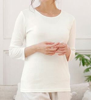 LAVIENNE（ラヴィエンヌ）の「＜カラフルコットン＞綿１００％クルーネックプルオーバー（８分袖）（肌着・インナーウェア）」｜オフホワイト