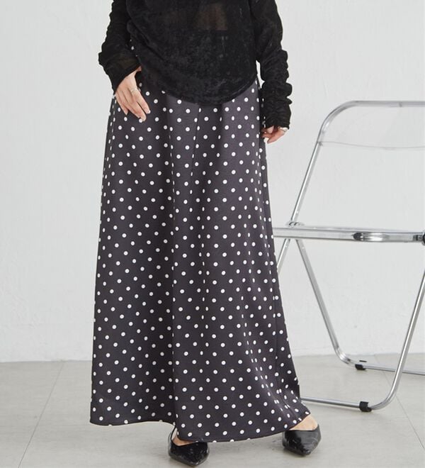 RANAN（ラナン）の「エンボスサテンナロースカート（ロングスカート）」｜詳細画像