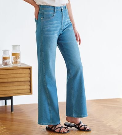 BELLUNA（ベルーナ）の「細見せ！セミフレアーデニムパンツ（フルレングスパンツ）」