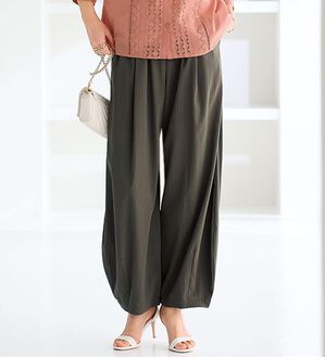 BELLUNA（ベルーナ）の「サラリ快適！ビンテージ調カーブパンツ（ワイドパンツ・ガウチョ）」｜チャコール