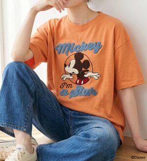 BELLUNA（ベルーナ）の「＜Ｄｉｓｎｅｙ＞【ミッキー】さがら刺しゅうワイドシルエットTシャツ（カットソー）」｜オレンジ