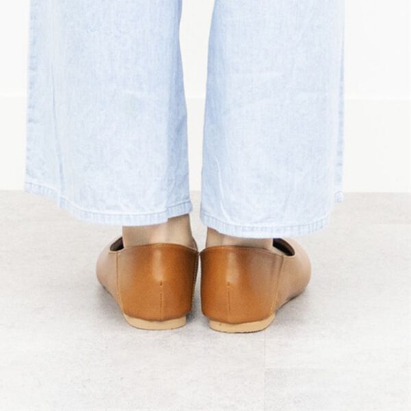 BELLUNA（ベルーナ）の「美ラインカッティングチラリ花柄パンプス（パンプス）」｜詳細画像