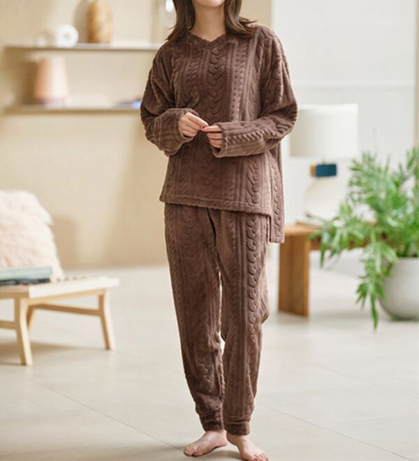 YU'NOW（ユナウ）の「【上下２点セット】ケーブルニット風フリースルームウェアセット（パジャマ・ルームウェア）」｜詳細画像