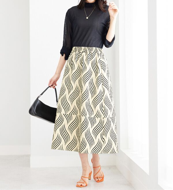 BELLUNA（ベルーナ）の「【Ｌａｇｒｉｌｕａ】フロッキープリント使いフレアースカート（ロングスカート）」｜詳細画像