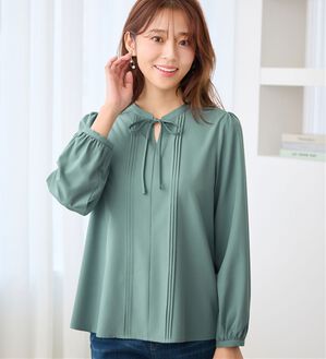 alotta（アロッタ）の「ピンタックデザインリボンブラウス（ブラウス）」｜グリーン